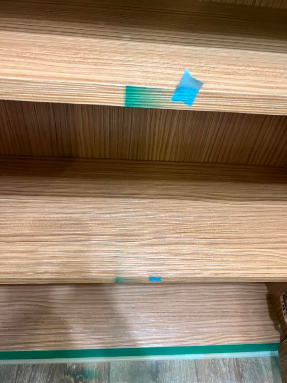 我們裝潢後細清,會幫設計師或屋主驗收瑕疵貼標籤,方便木工修補