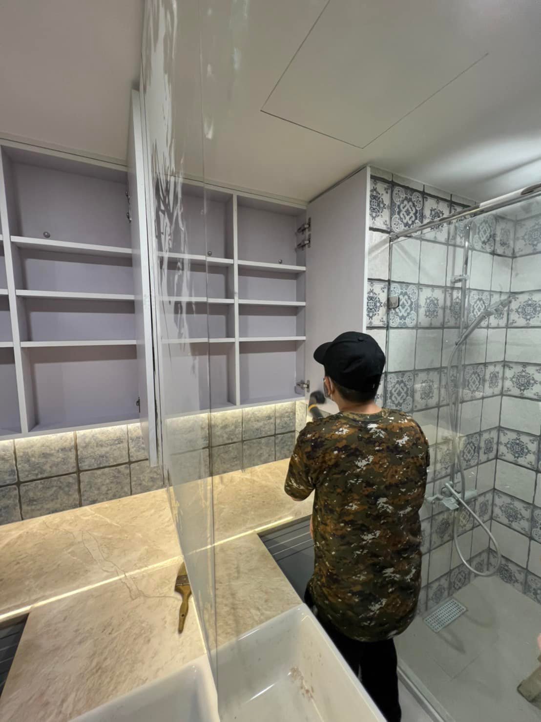 我們裝潢後細清,會幫設計師或屋主驗收瑕疵貼標籤,方便木工修補