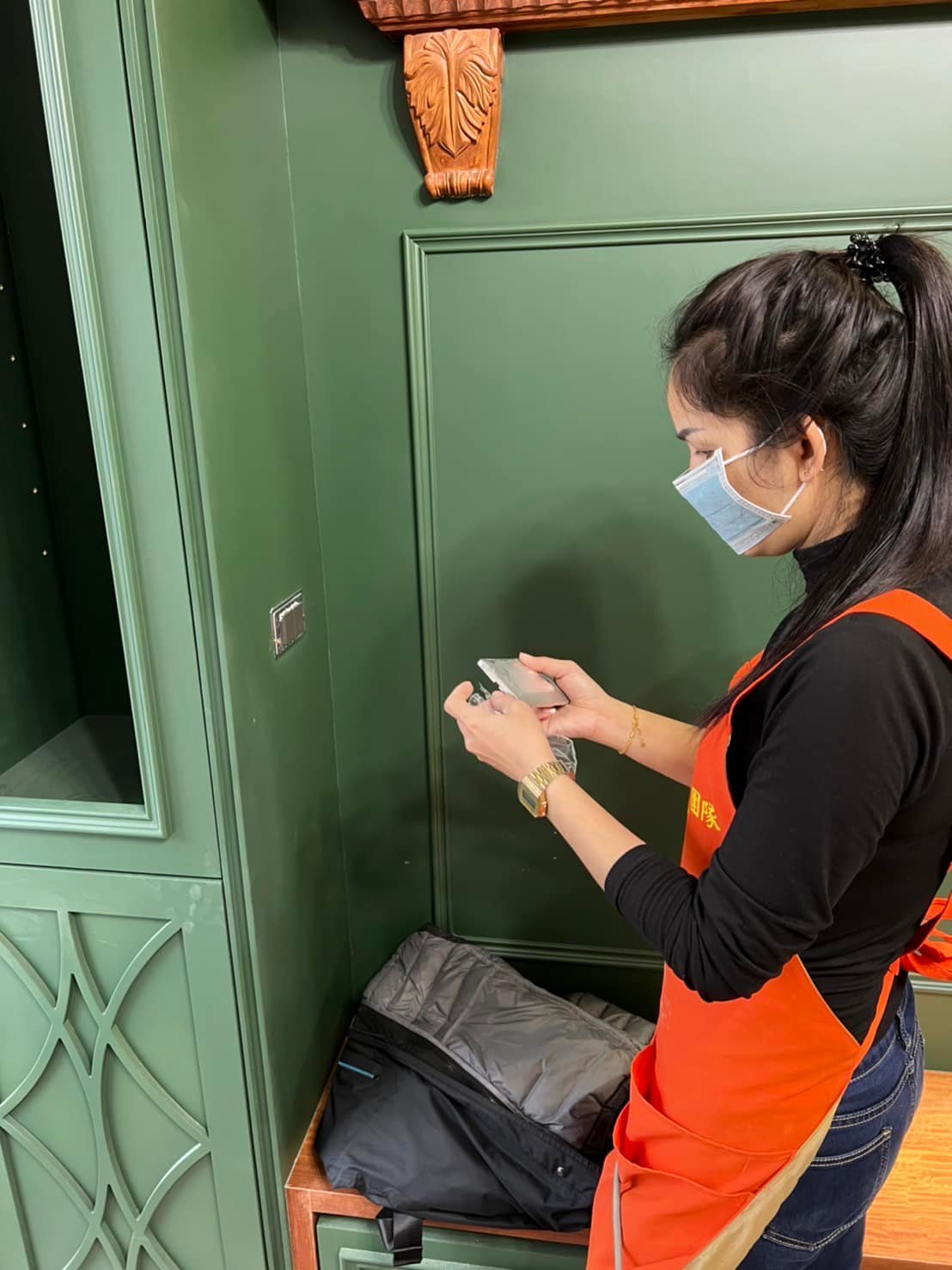 我們裝潢後細清,會幫設計師或屋主驗收瑕疵貼標籤,方便木工修補