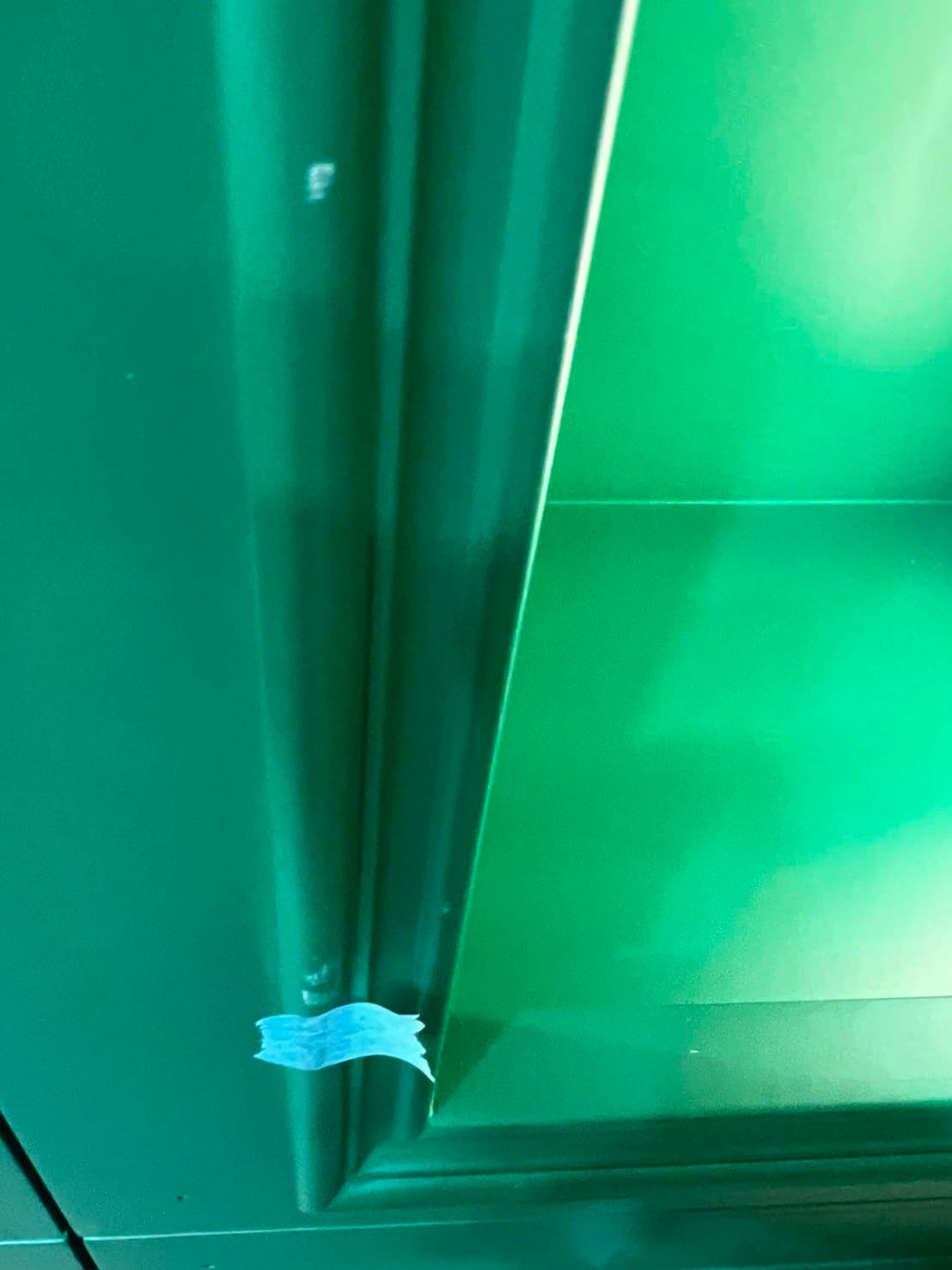 我們裝潢後細清,會幫設計師或屋主驗收瑕疵貼標籤,方便木工修補